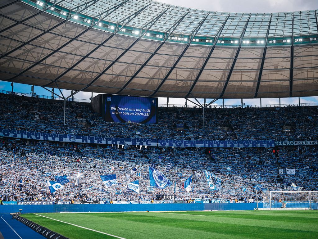 Ostkurve im Olympiastadion