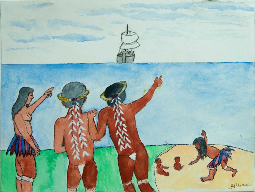 drei Indigene gucken aufs Meer. Ein schiff am Horizont neben ihnen spielen 3 kinder