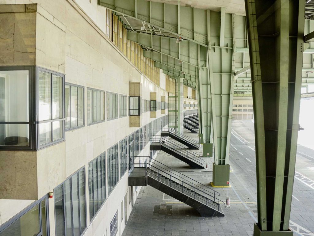 Tempelhof Hangargebäude