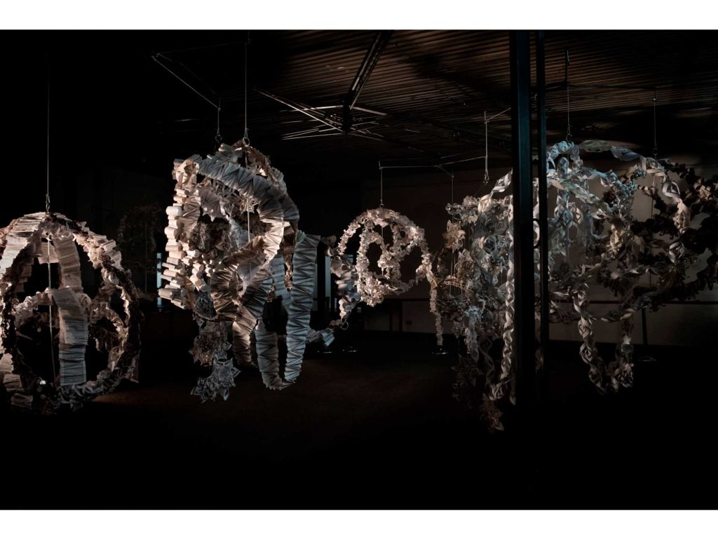 Anna Berrys Installation „The Constantly Moving Happiness Machine“ 