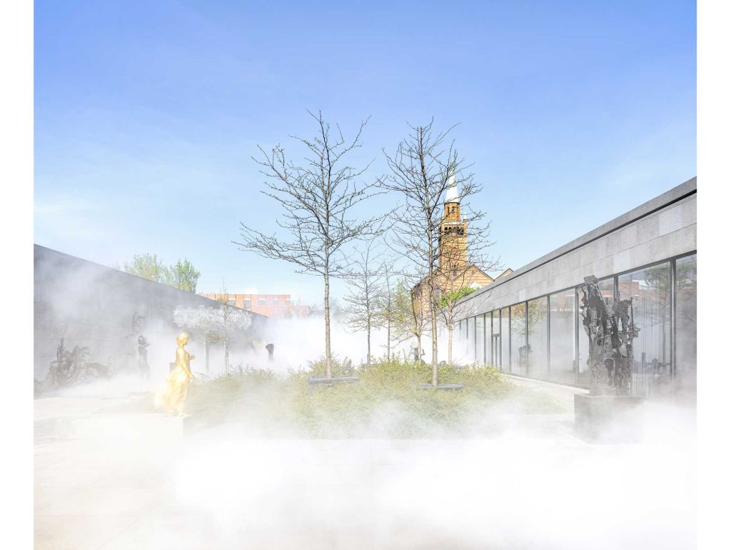 Nebelskultpur von Fujiko Nakaya im Skulpturengarten der Neuen Nationalgalerie