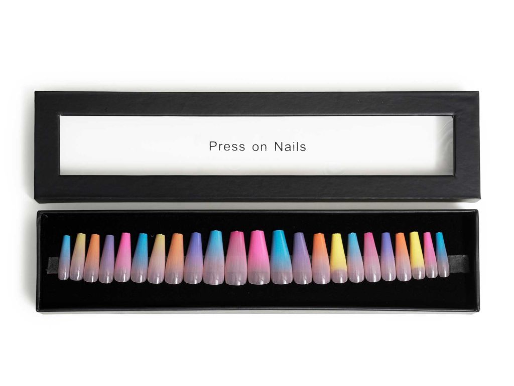 „Press-On-Nails“ Ladyshop Nails, New York, 2025
