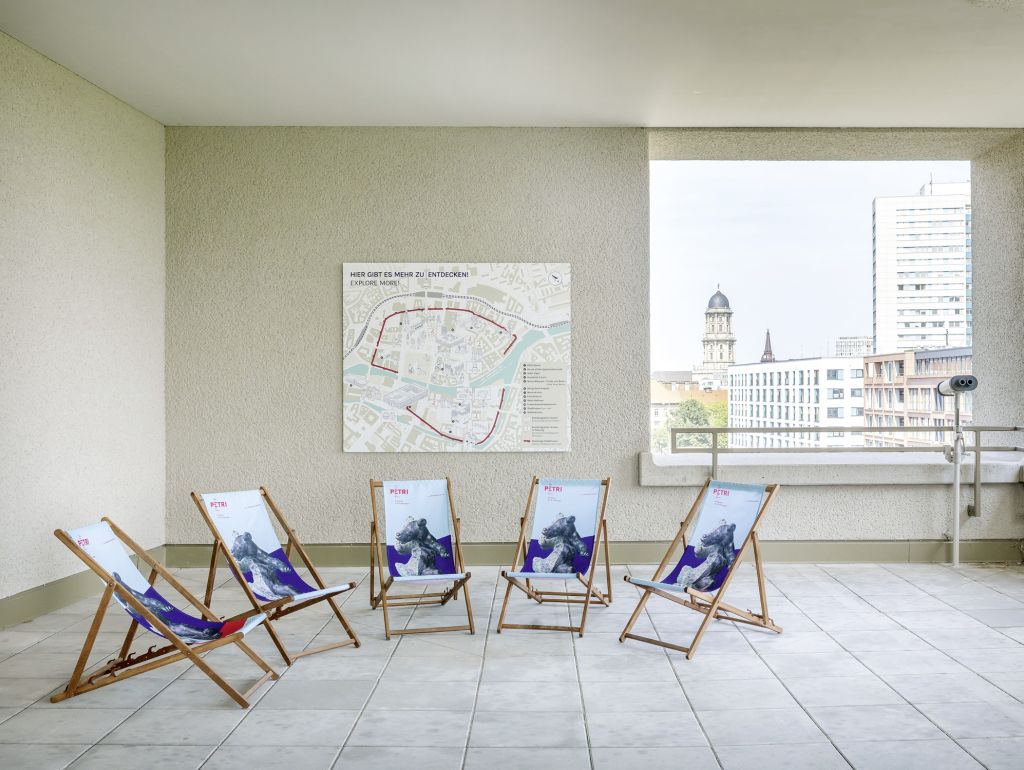 Loggia mit Blick auf das archäologische Zentrum Berlins