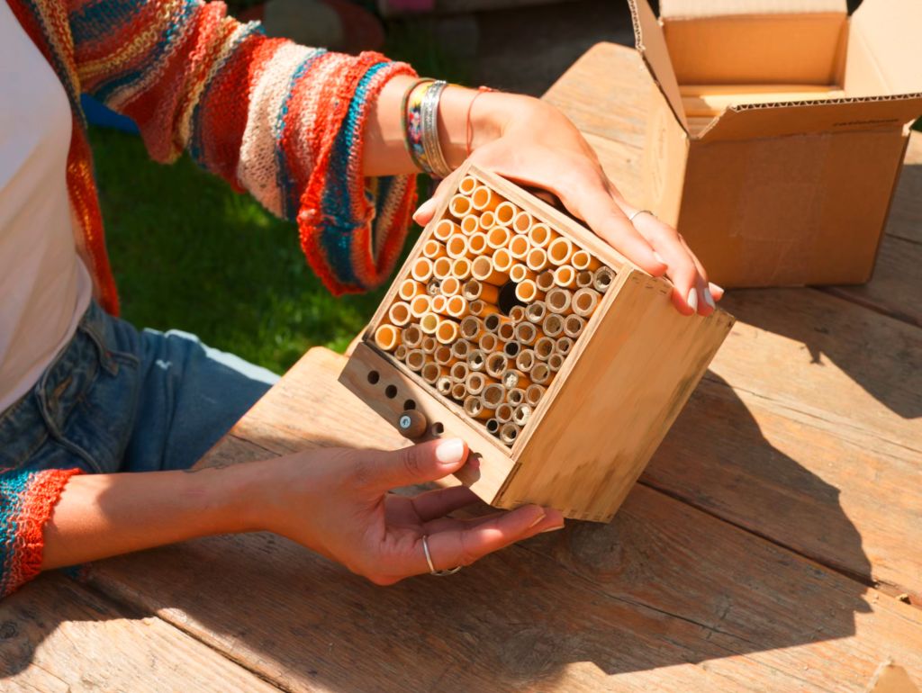 BeeHome Häuschen mit kleinen Röhren