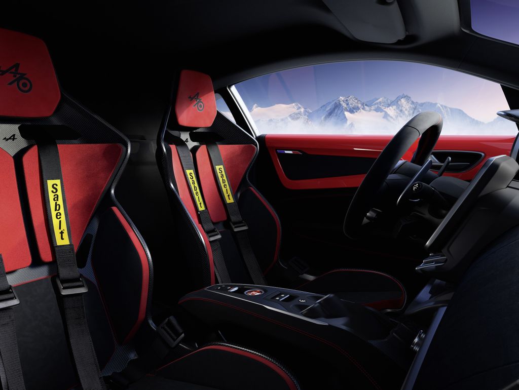 Sportliche Dynamik mit hohem Alltagskomfort, die neue A110 GTS-Serie. Der neu aufgelegte A110 R70 erscheint nur in kleiner Auflage (Foto oben)