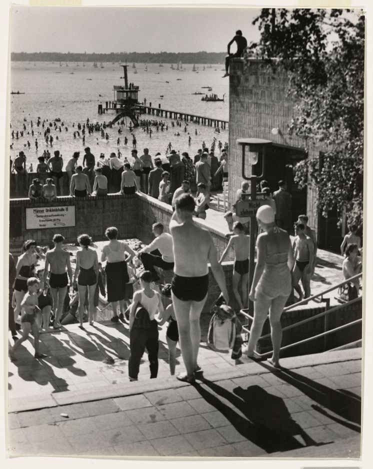 Elsa Thiemann, Berlin, die große Treppe im Freibad Wannsee