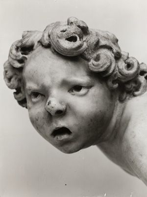 Unbekannte*r Fotograf*in, Putto auf einem Delphin, 1967
