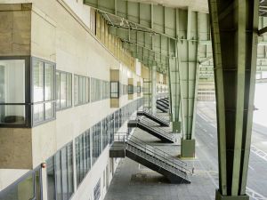 Tempelhof Hangargebäude