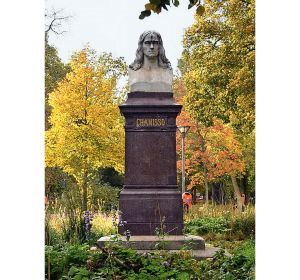 Marmorbüste von Adelbert von Chamisso im Monbijoupark