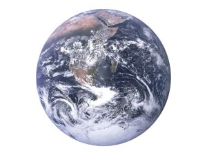 Foto der Erde aus dem Weltraum. Zu sehen sind Afrika, der Indische Ozean und Teile Asiens, umgeben von weißen Wolkenwirbeln; die Erde erscheint vor weißem Hintergrund.